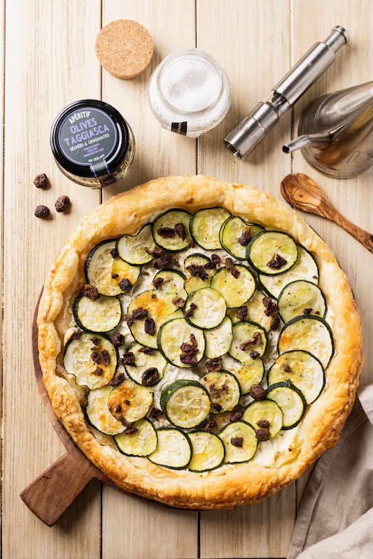 recette de Tarte fine aux courgettes et olives