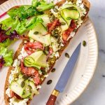 Toast au lard croustillant