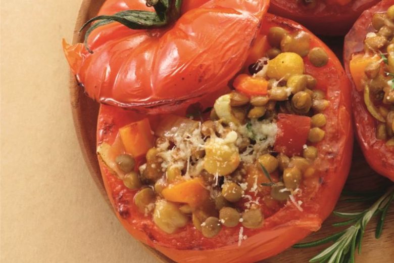 Tomates farcies au curry de lentilles