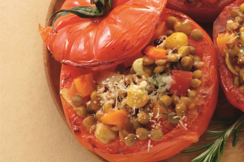 Tomates farcies au curry de lentilles
