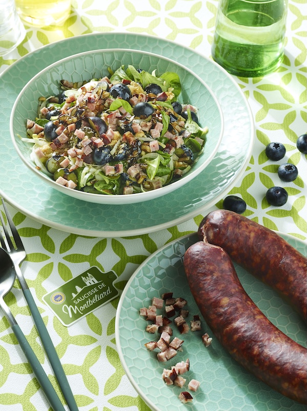 recette de Salade à la saucisse de Montbéliard et myrtilles