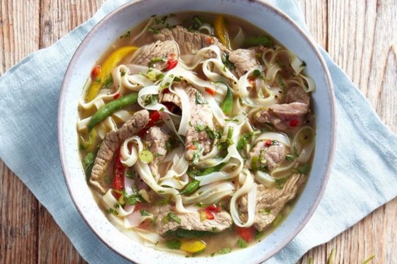 Bouillon à l’agneau et aux nouilles chinoises