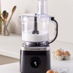 Blender Robot Multifonction 8-en-1 Lagrange noir avec ses accessoires