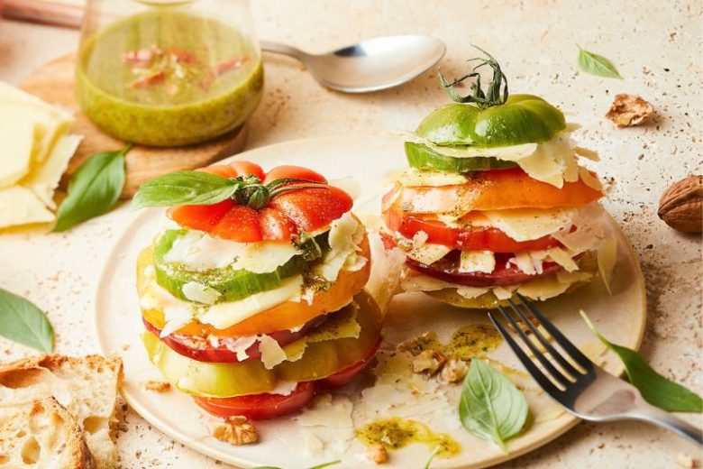 Millefeuille de tomate ancienne au Gruyère