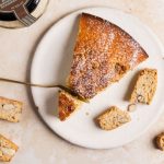 Moelleux aux amandes et éclats de croquants