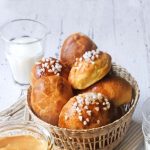 Pains au lait et confiture de lait