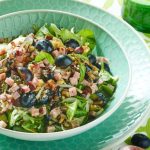 Salade à la saucisse de Montbéliard et myrtilles