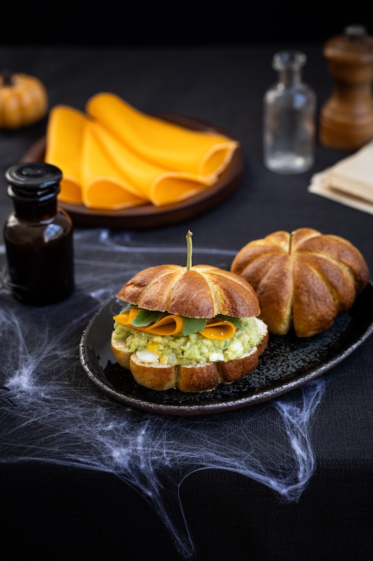 recette de Sandwiches bretzels citrouilles à la Mimolette