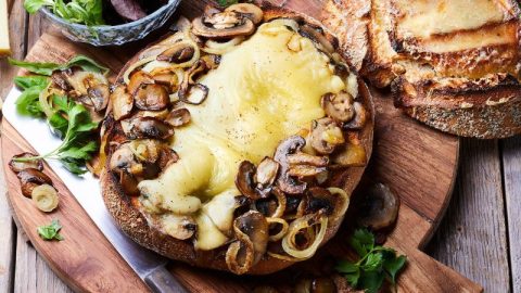 Croûte forestière au Vacherin Fribourgeois