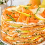 Gâteau de crêpes au saumon fumé