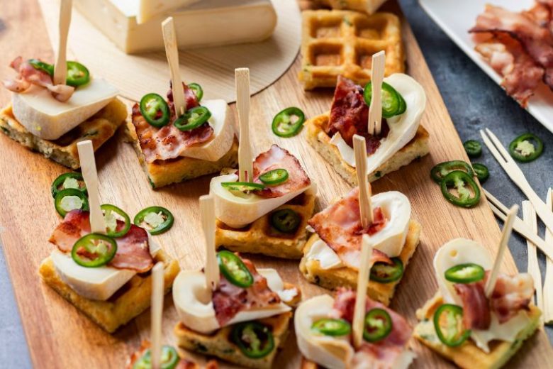 Gaufres salées au Reblochon et au lard