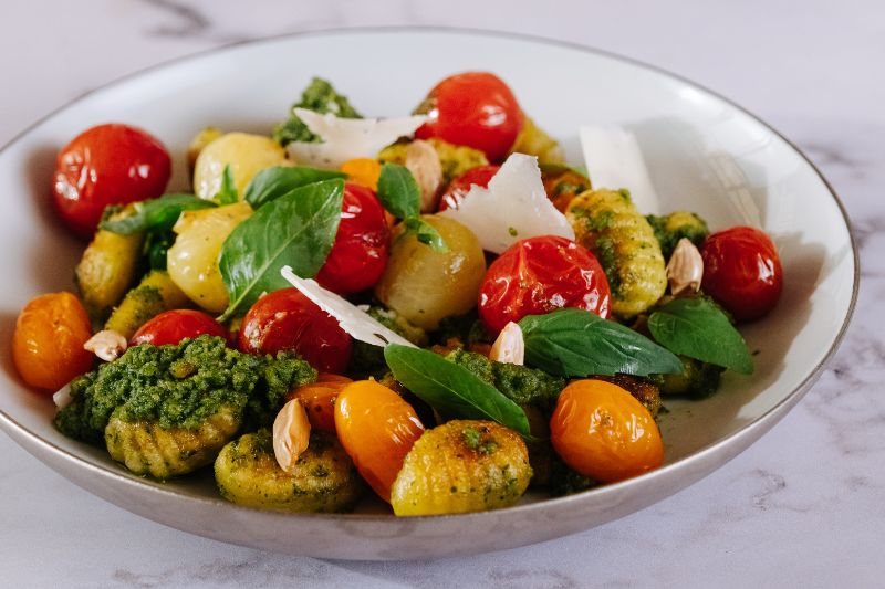 Gnocchis poêlés au pesto d’amande