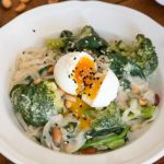 Nouilles de riz et brocolis