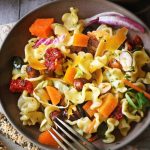 Salade de pâtes à la Mimolette et aux noisettes